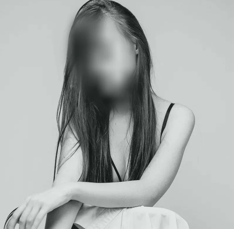 Anna, 19