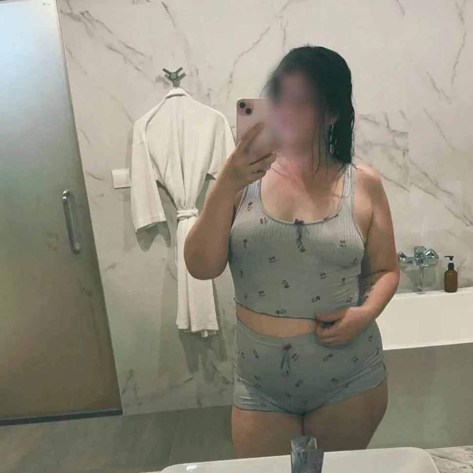 Christina, 27