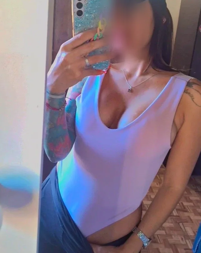 Elena, 37