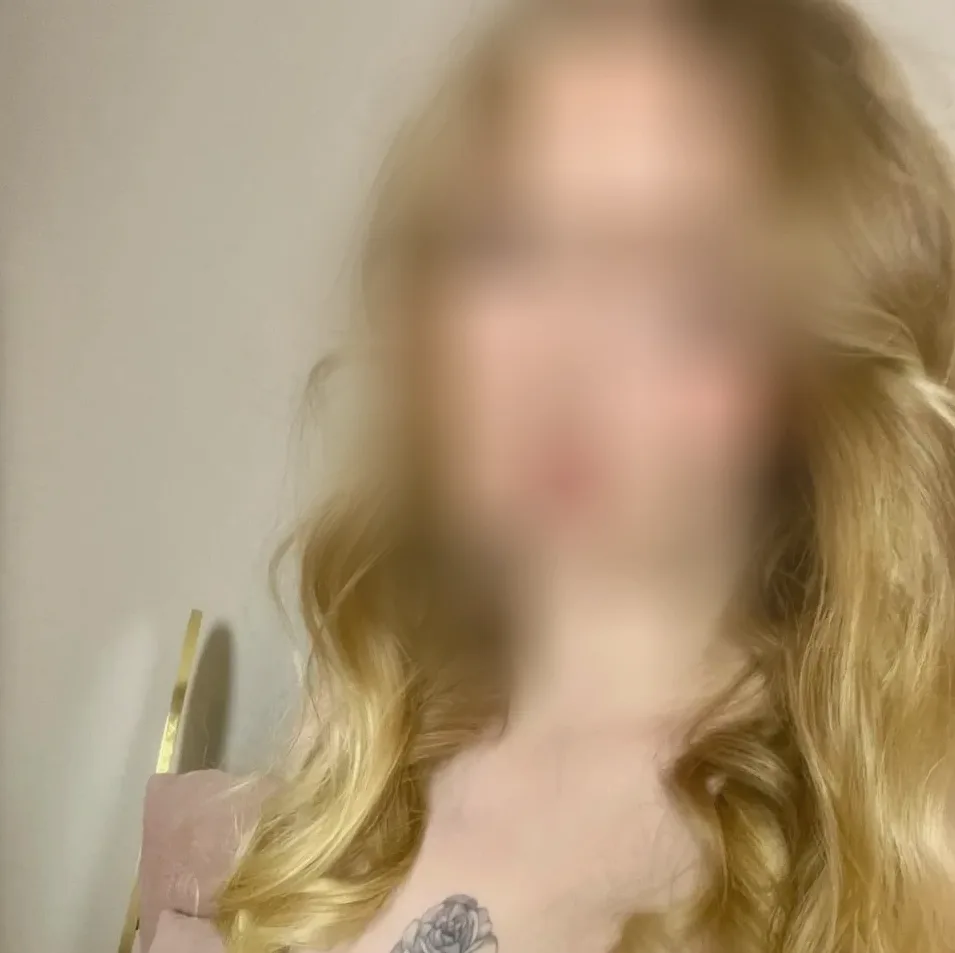 Elisa, 23