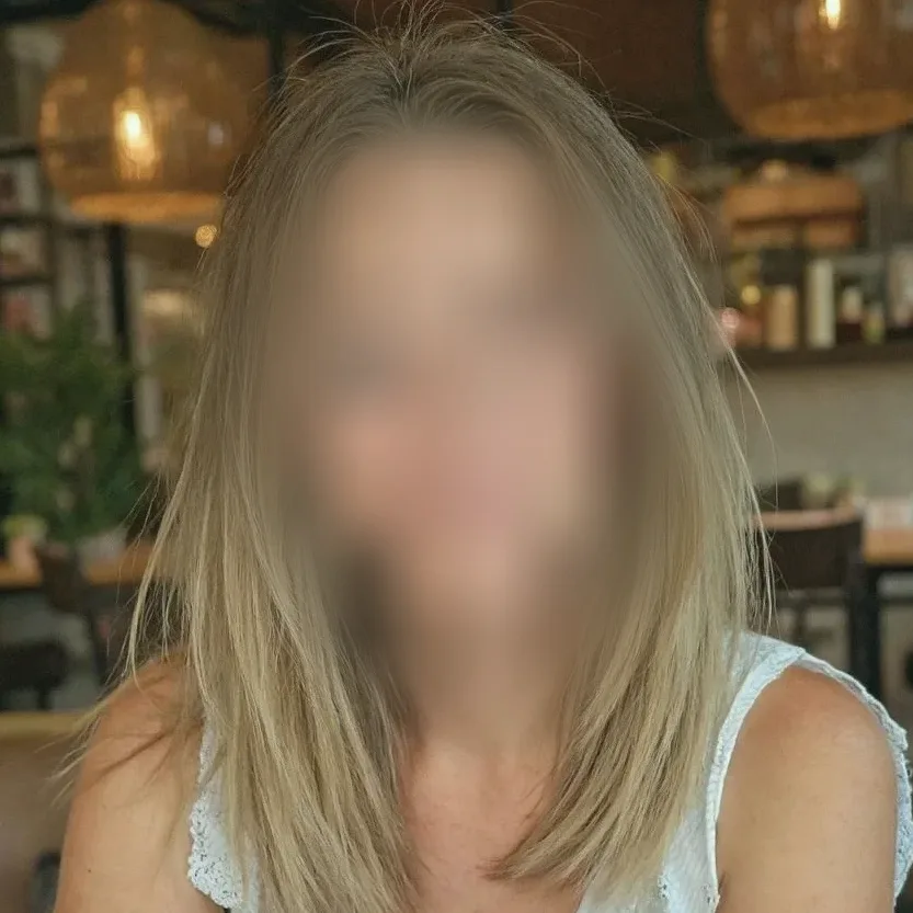 Juliane, 37