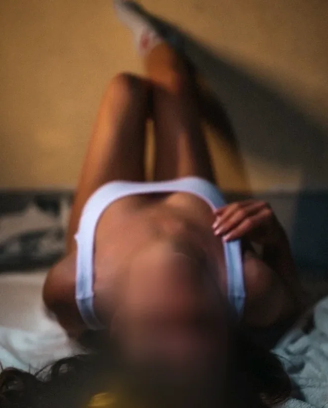 Lucia, 37