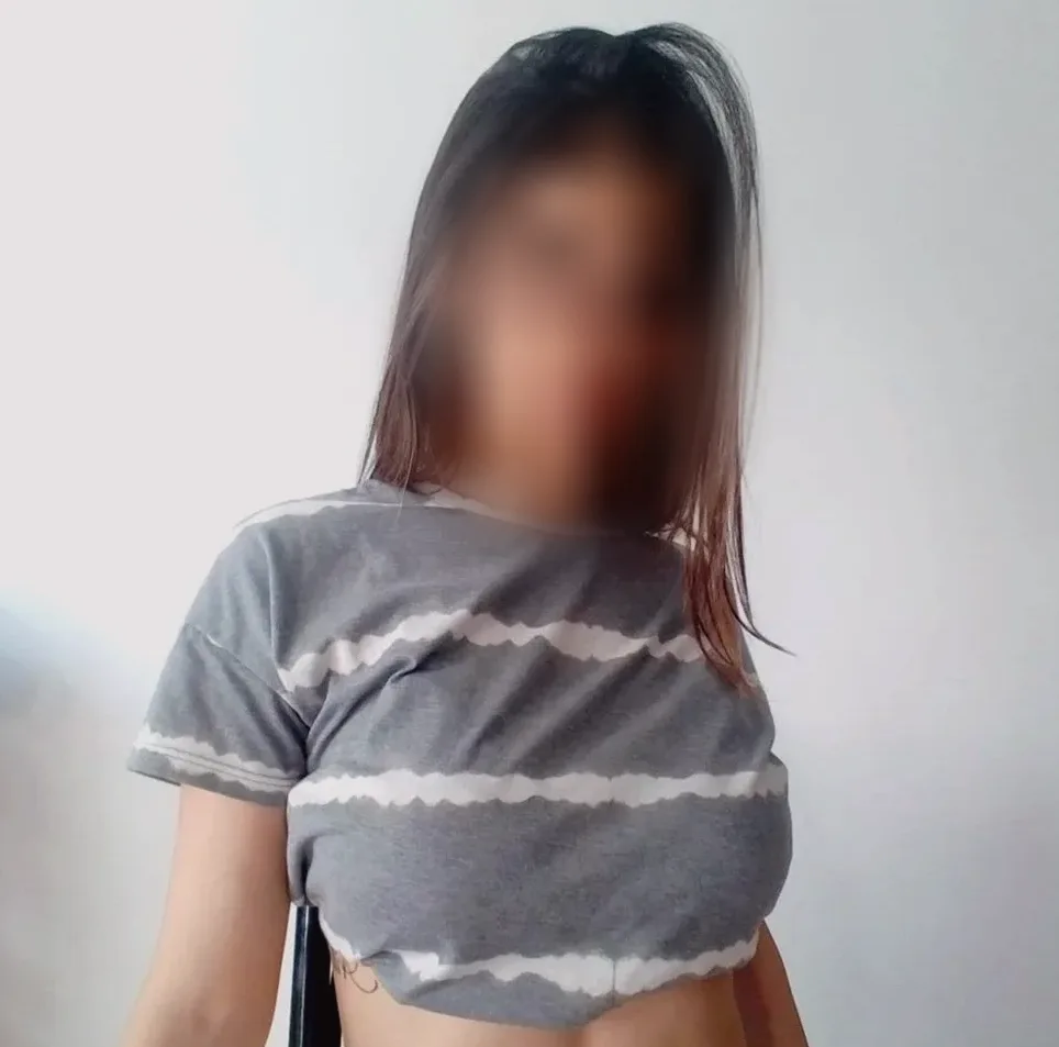 Nele, 23