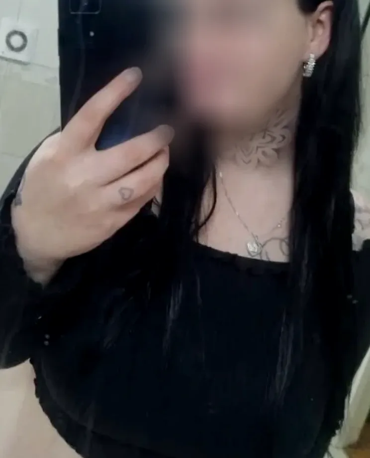 Rebecca, 27